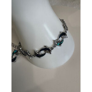 Womens Unbranded 8-10” bracelet Silver metal Blue/green inlay Dolphin links.